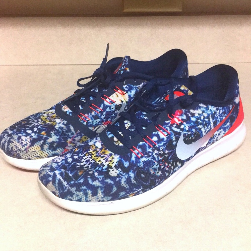 NIKE SHOES